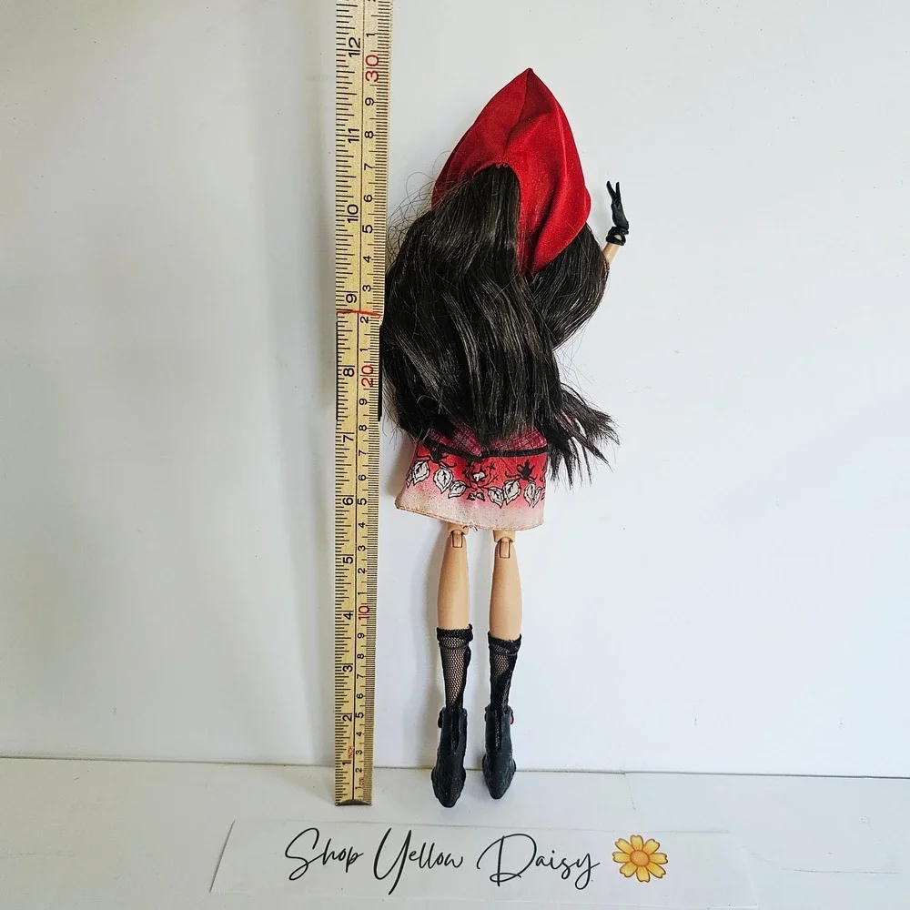 2013 Ever After High Cerise Hood Doll Red Hooded Outfit Fairytale Core Mattel